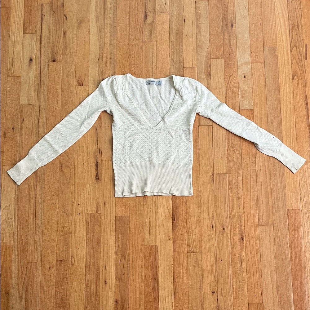 Guess Cream Long Sleeve V-Neck Top